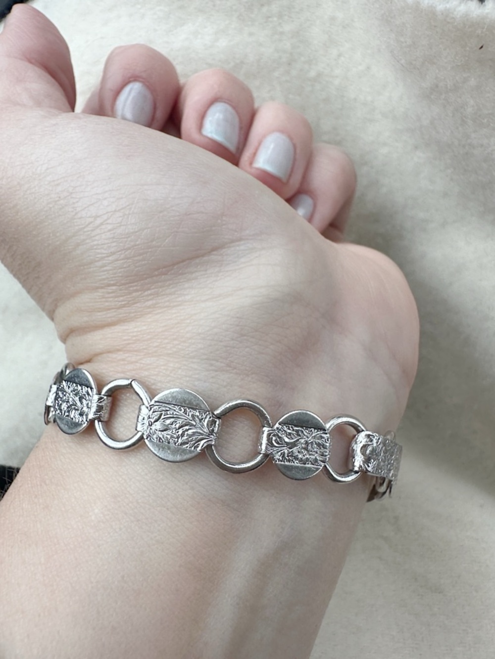 Sarah Coventry Silver Tone Link Mini Medallion Bracelet